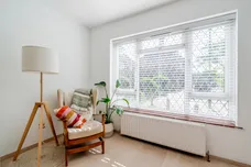 Station Approach, Esher, KT10 photo 8