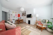 Station Approach, Esher, KT10 photo 10