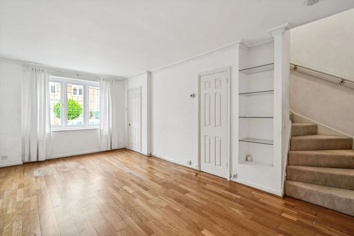 Rosslyn Park, Weybridge, KT13 photo 2