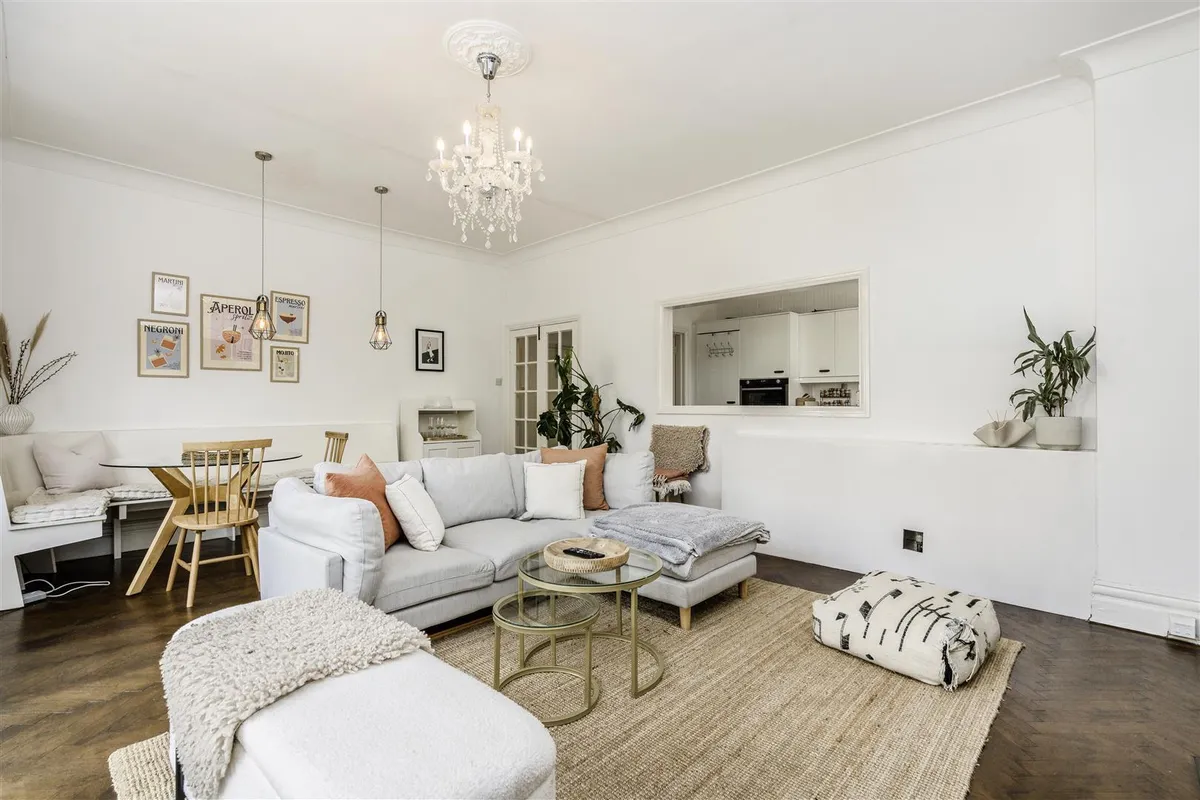Mapesbury Road, London, NW2