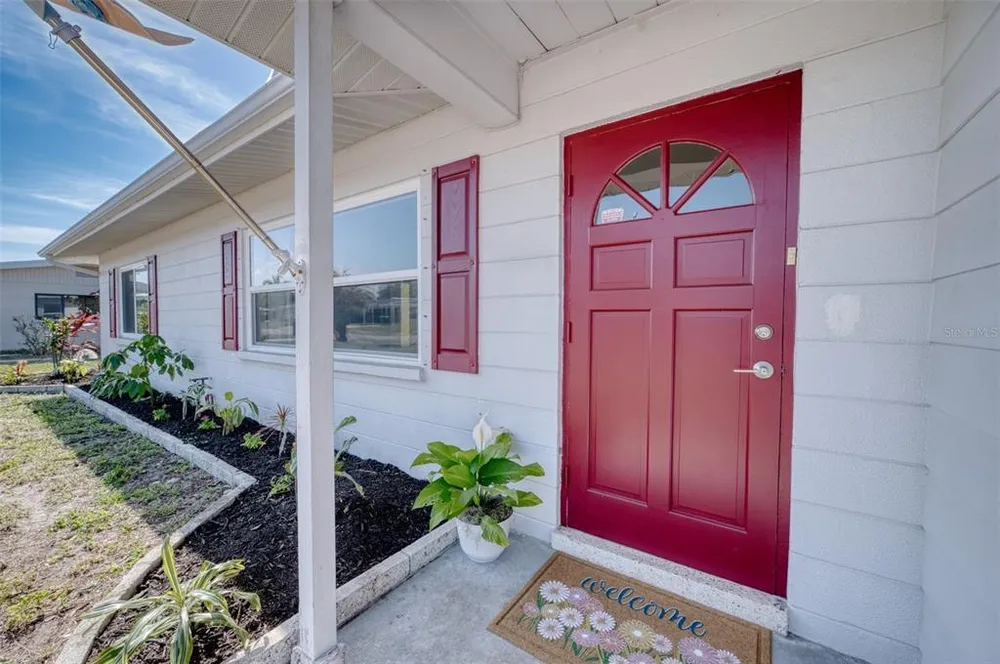 2632 Sunnyside St, Sarasota, FL 34239