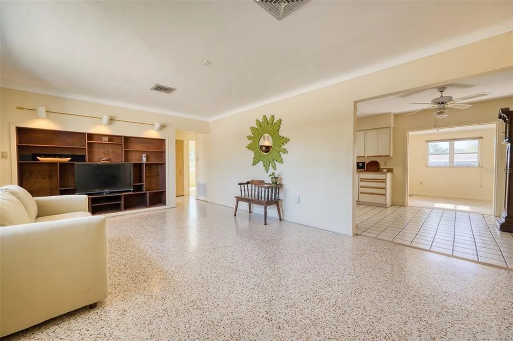 2632 Sunnyside St, Sarasota, FL 34239