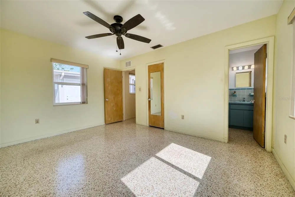2632 Sunnyside St, Sarasota, FL 34239