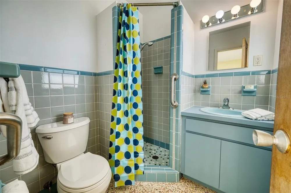 2632 Sunnyside St, Sarasota, FL 34239