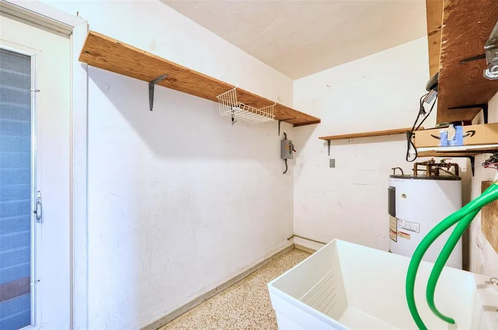 2632 Sunnyside St, Sarasota, FL 34239