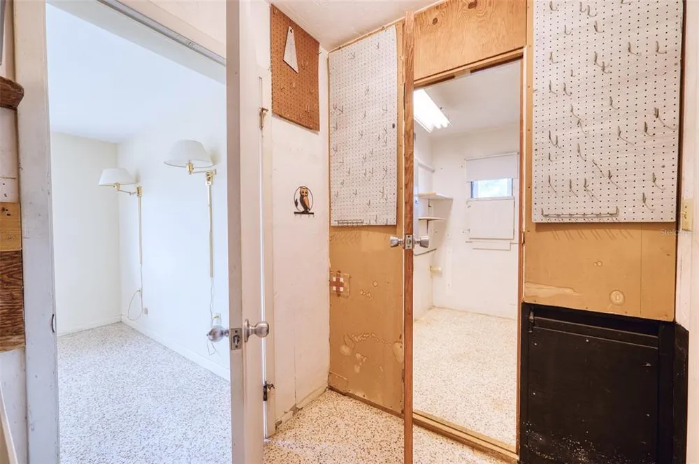 2632 Sunnyside St, Sarasota, FL 34239