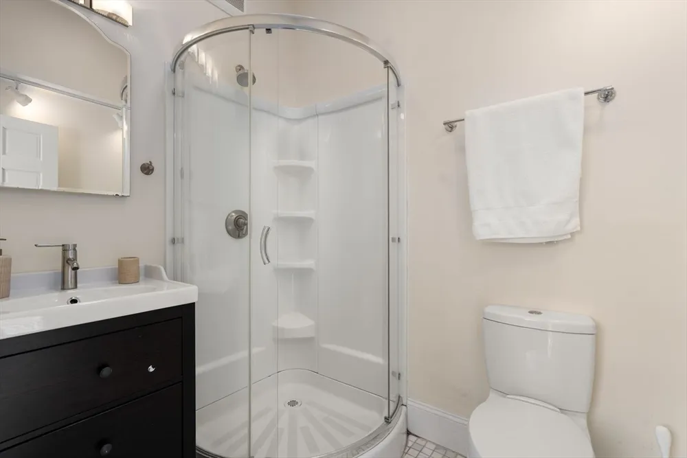 16 Fredette Rd, Newton, MA 02459