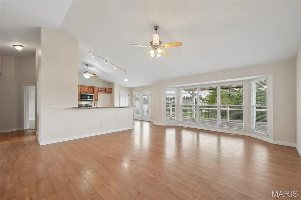 158 Royalwood Place Ct, Lake St Louis, MO 63367