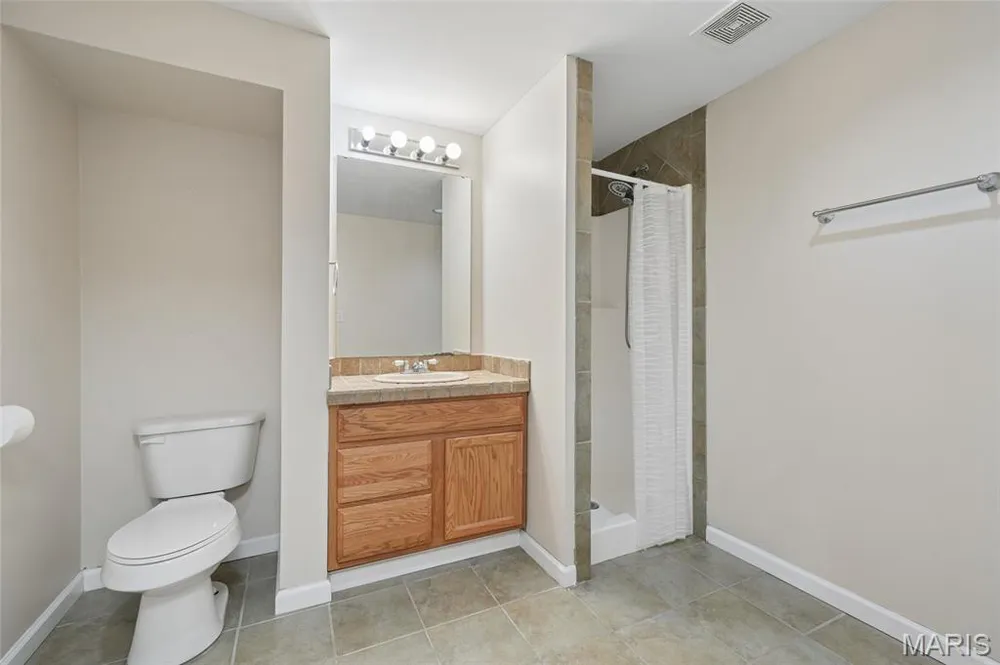 158 Royalwood Place Ct, Lake St Louis, MO 63367