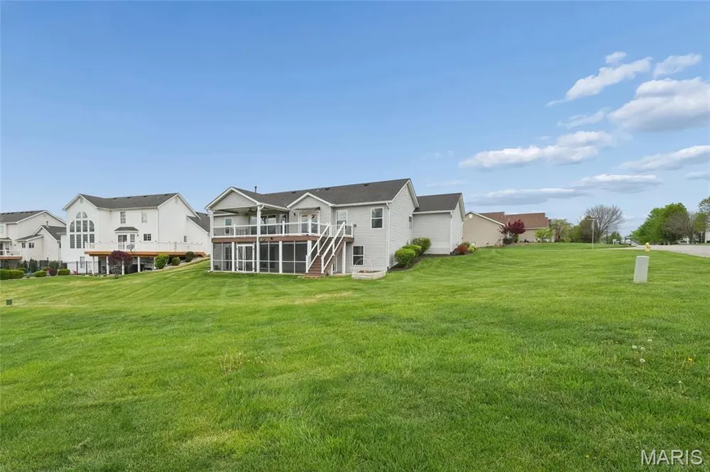 158 Royalwood Place Ct, Lake St Louis, MO 63367