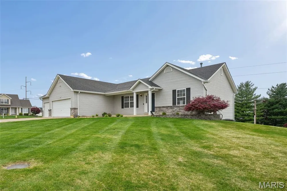 158 Royalwood Place Ct, Lake St Louis, MO 63367