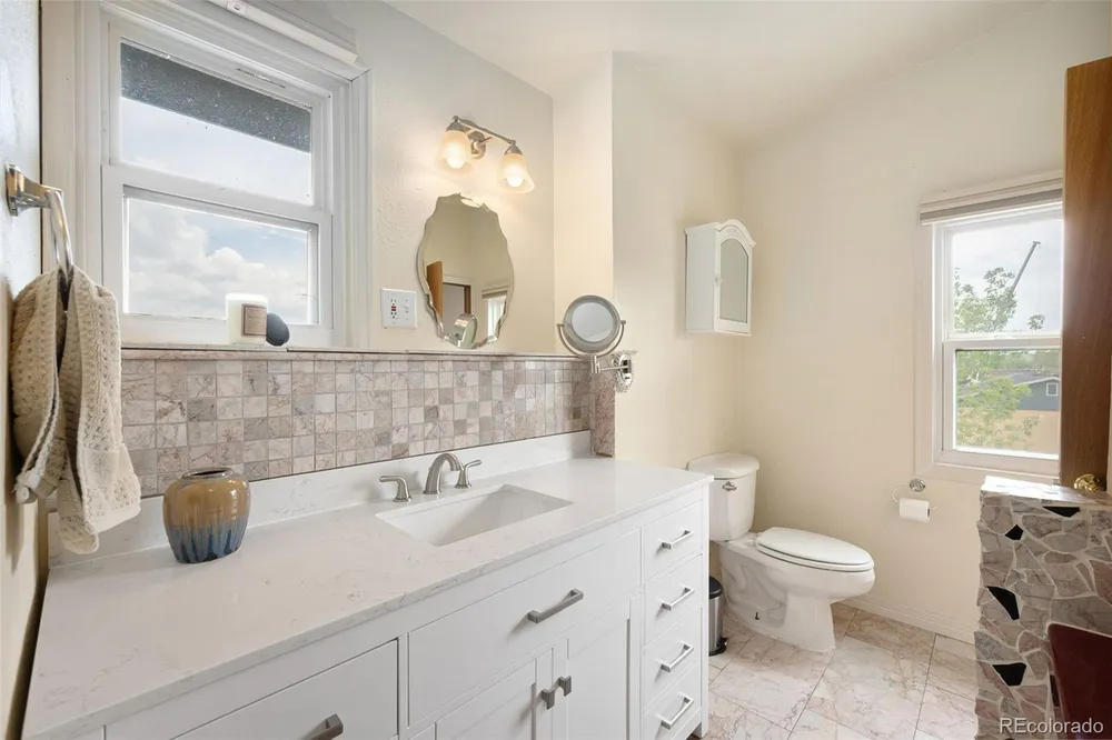 9565 W 52nd Ave, Arvada, CO 80002
