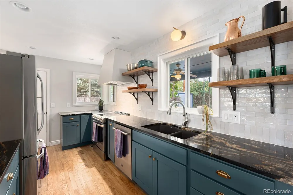 9565 W 52nd Ave, Arvada, CO 80002