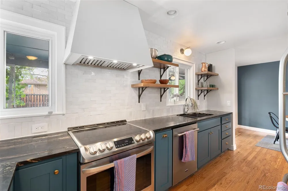 9565 W 52nd Ave, Arvada, CO 80002