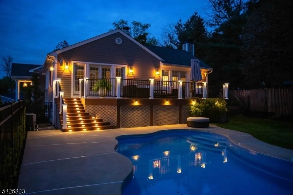3 Glenmere Dr, Chatham, NJ 07928