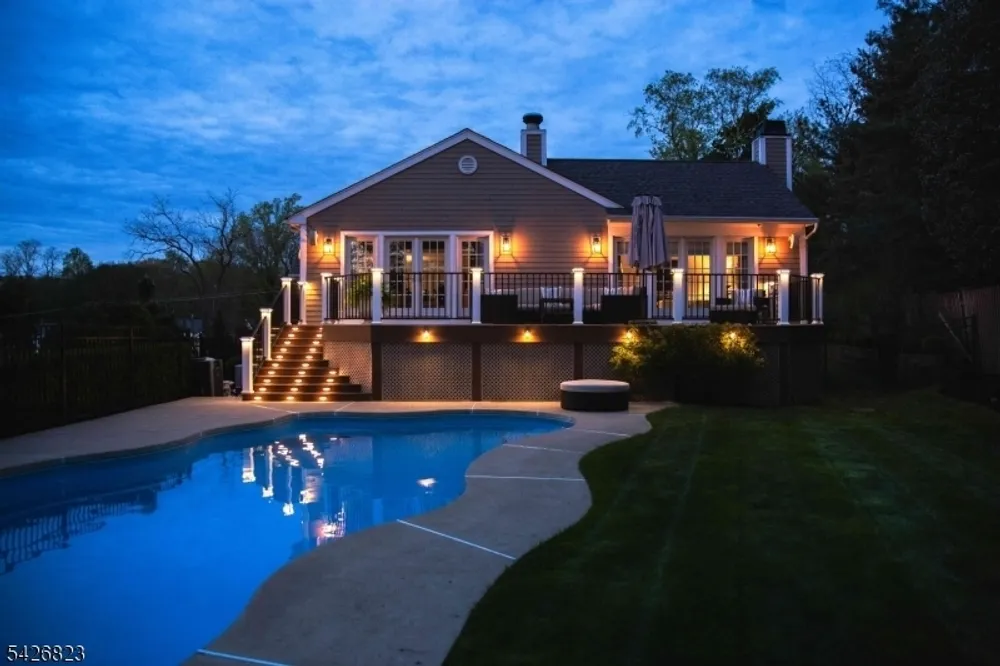 3 Glenmere Dr, Chatham, NJ 07928