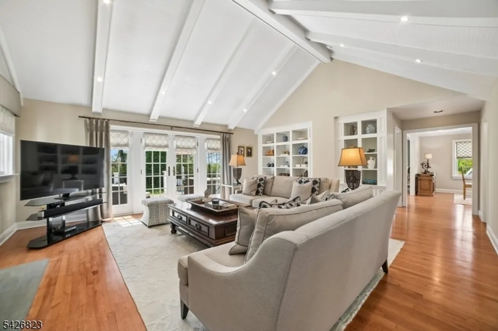 3 Glenmere Dr, Chatham, NJ 07928