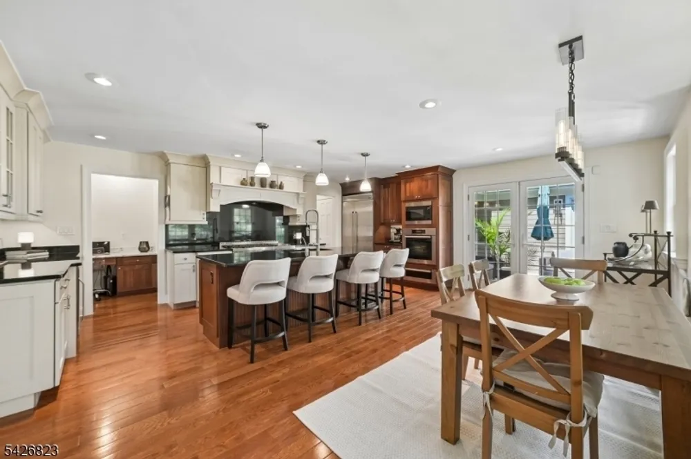3 Glenmere Dr, Chatham, NJ 07928