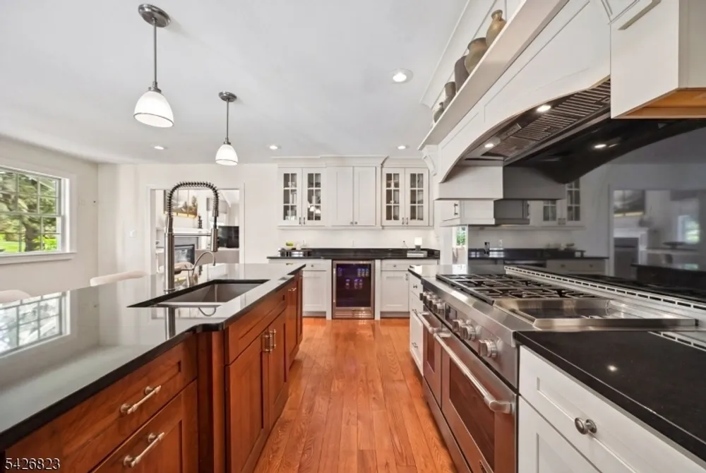 3 Glenmere Dr, Chatham, NJ 07928