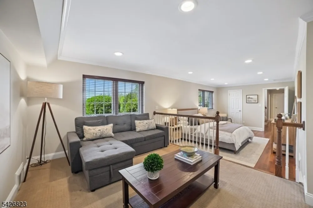 3 Glenmere Dr, Chatham, NJ 07928