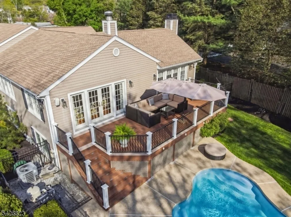 3 Glenmere Dr, Chatham, NJ 07928