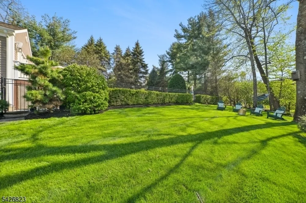 3 Glenmere Dr, Chatham, NJ 07928