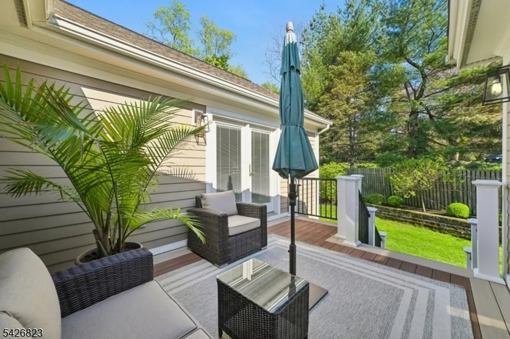 3 Glenmere Dr, Chatham, NJ 07928