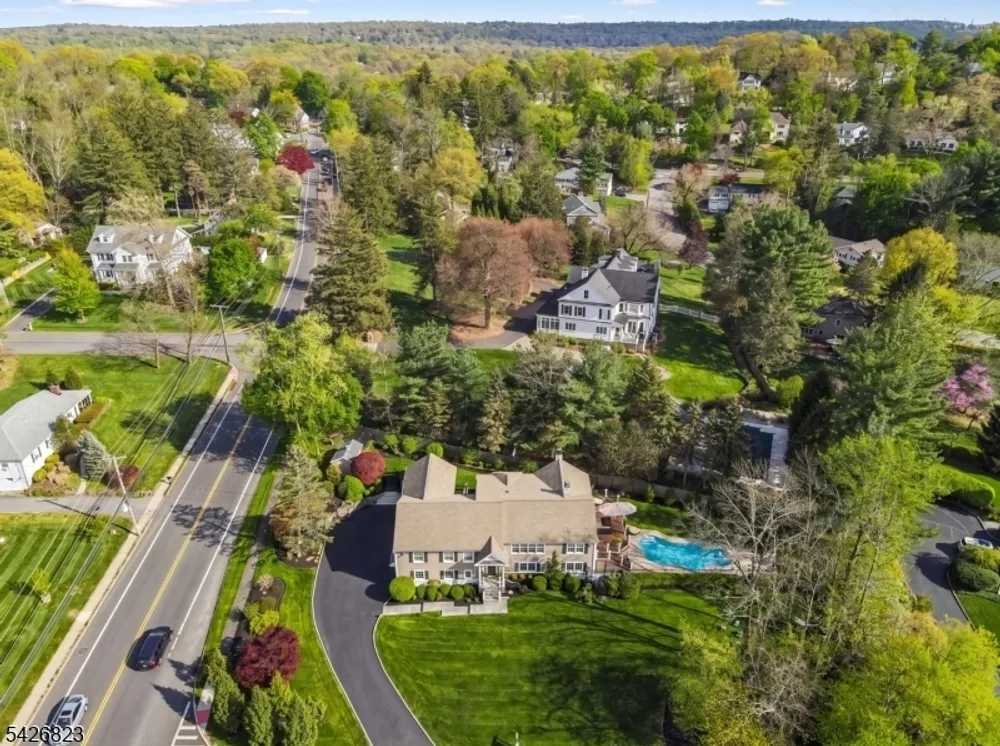 3 Glenmere Dr, Chatham, NJ 07928