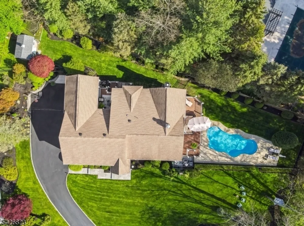 3 Glenmere Dr, Chatham, NJ 07928