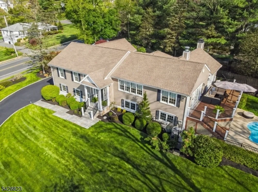 3 Glenmere Dr, Chatham, NJ 07928