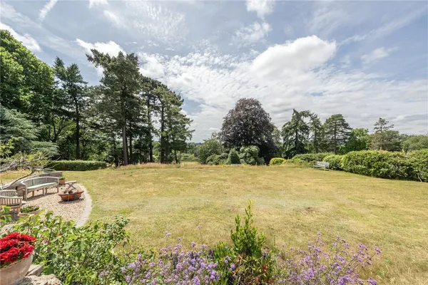 Sandy Lane, Betchworth, RH3 photo 2