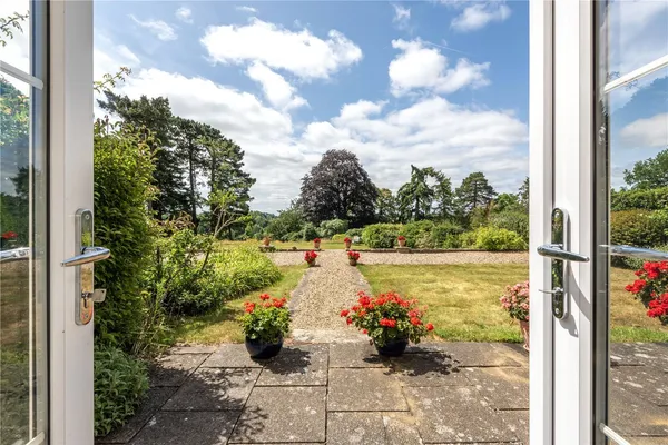 Sandy Lane, Betchworth, RH3 photo 13