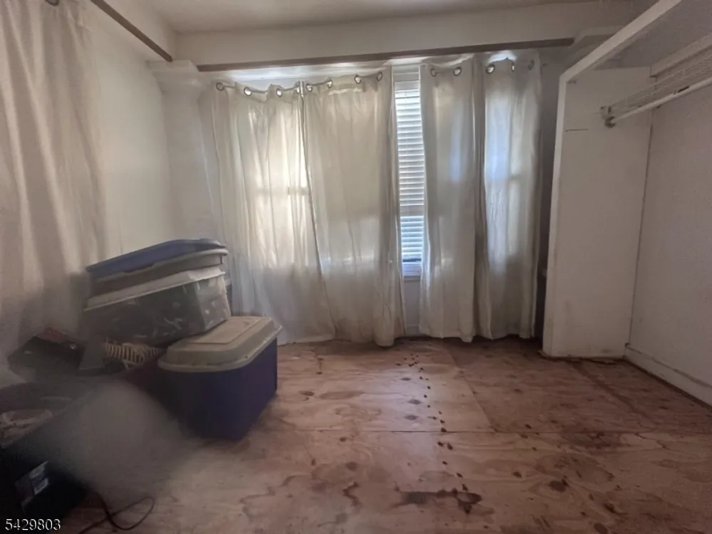 12 N 21st St, East Orange, NJ 07017