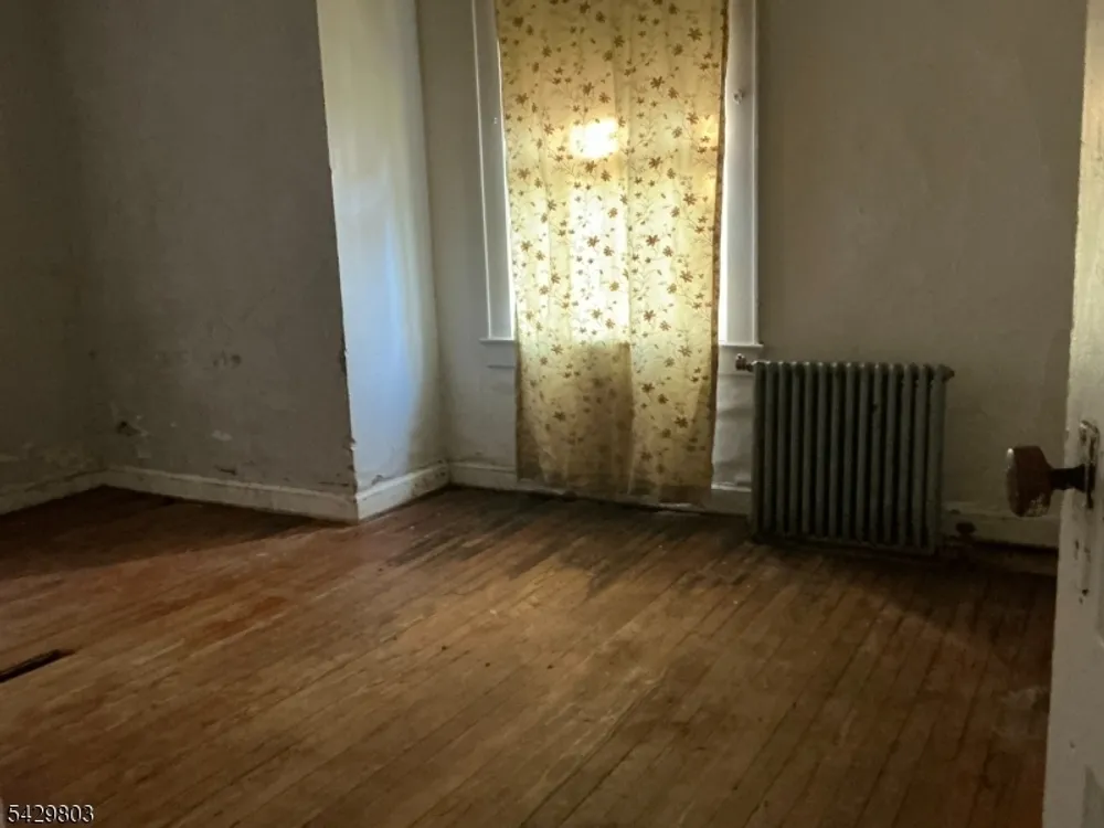 12 N 21st St, East Orange, NJ 07017