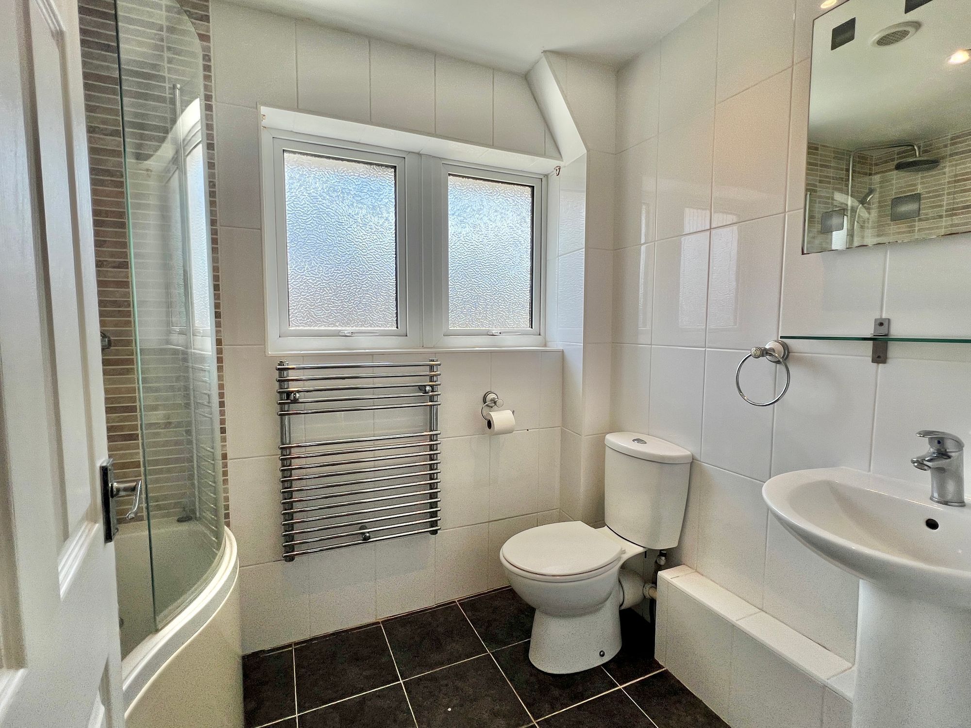 Spencer Avenue, Taunton - NO onward chain! Image 11