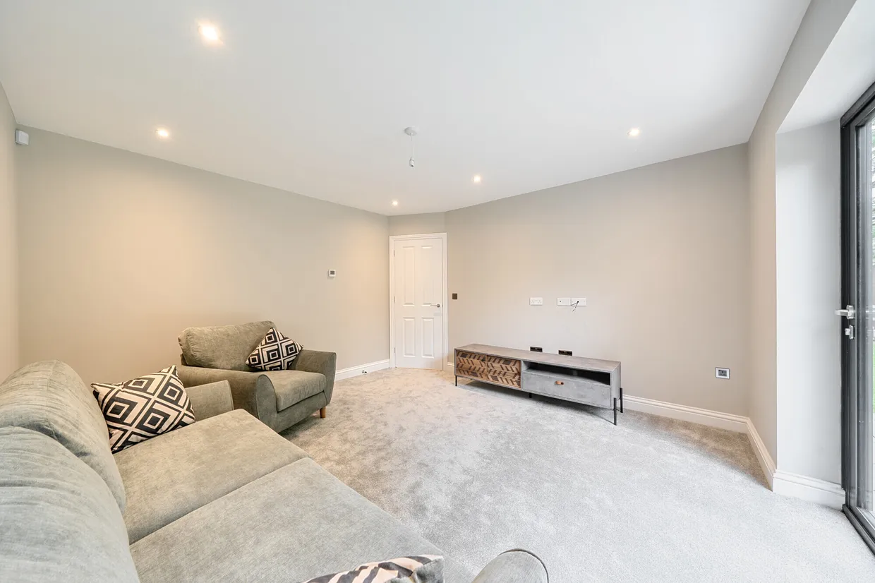 Hempstead Road, Watford, WD17 photo 5