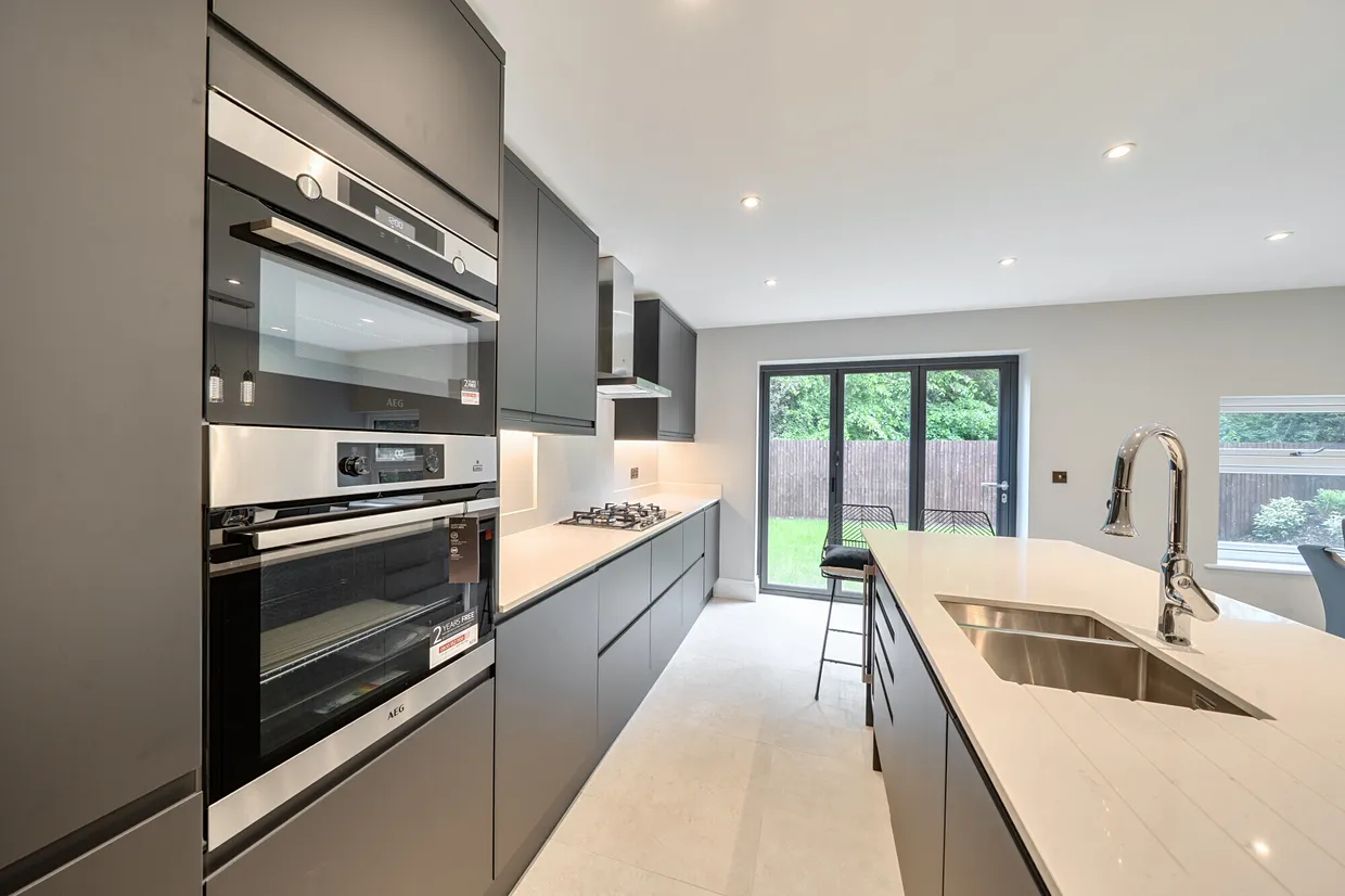 Hempstead Road, Watford, WD17 photo 4