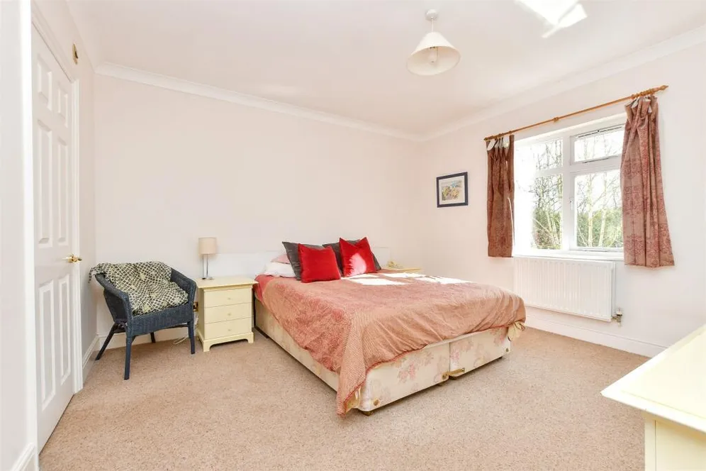 Church Hill, Nutfield, RH1 photo 5