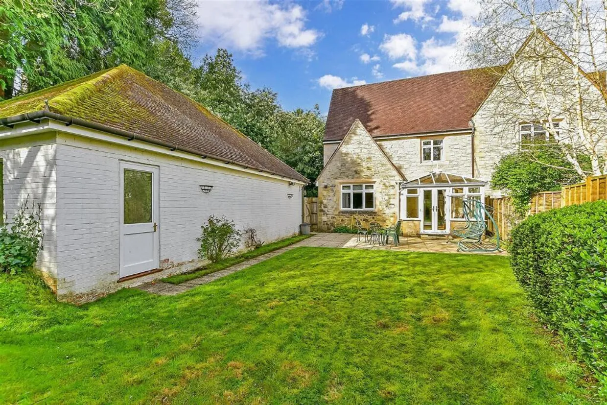 Church Hill, Nutfield, RH1 photo 10