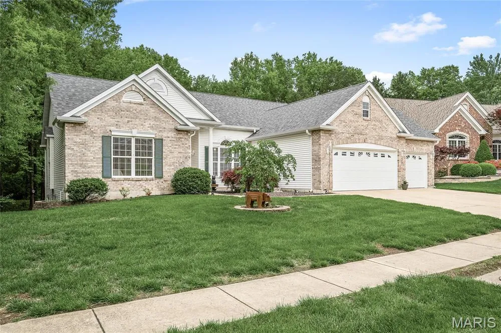 607 Winding Creek Dr, Wentzville, MO 63385