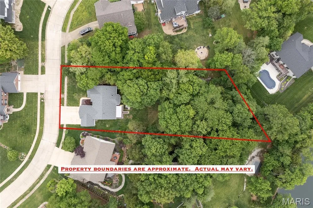 607 Winding Creek Dr, Wentzville, MO 63385