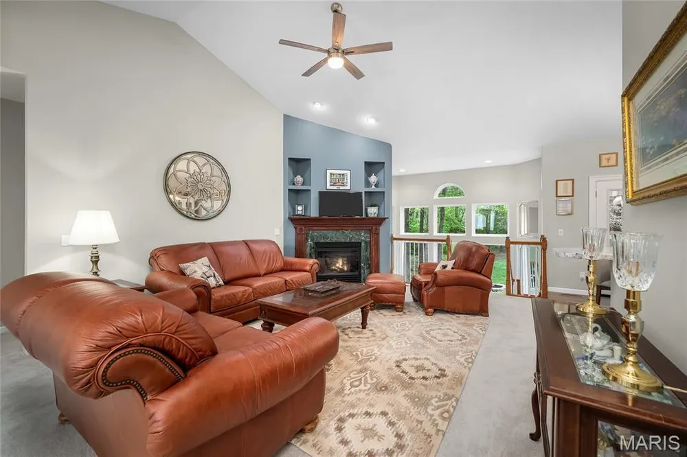 607 Winding Creek Dr, Wentzville, MO 63385