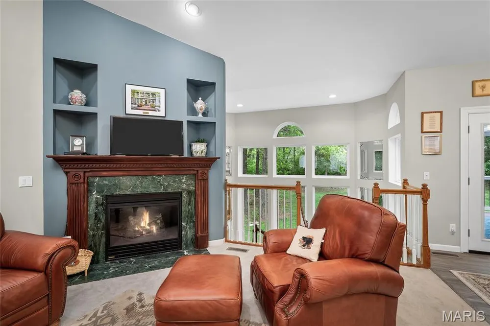 607 Winding Creek Dr, Wentzville, MO 63385