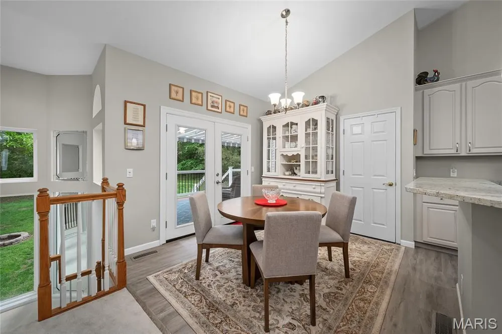 607 Winding Creek Dr, Wentzville, MO 63385