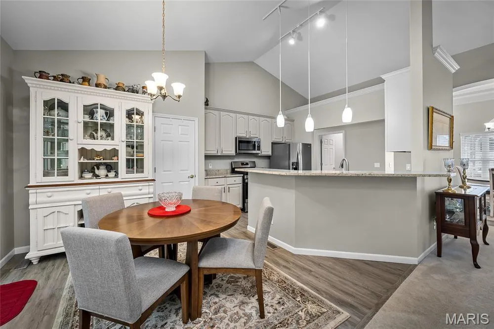 607 Winding Creek Dr, Wentzville, MO 63385