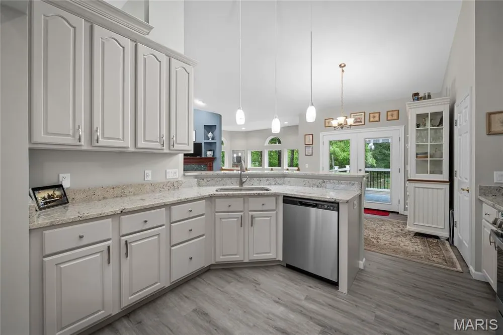607 Winding Creek Dr, Wentzville, MO 63385