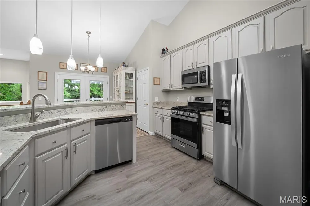 607 Winding Creek Dr, Wentzville, MO 63385