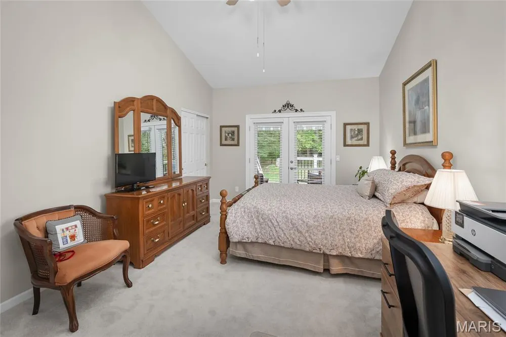 607 Winding Creek Dr, Wentzville, MO 63385