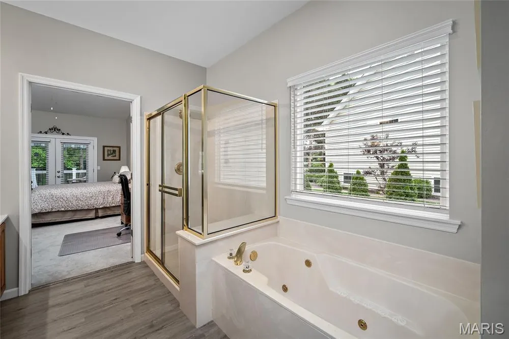 607 Winding Creek Dr, Wentzville, MO 63385