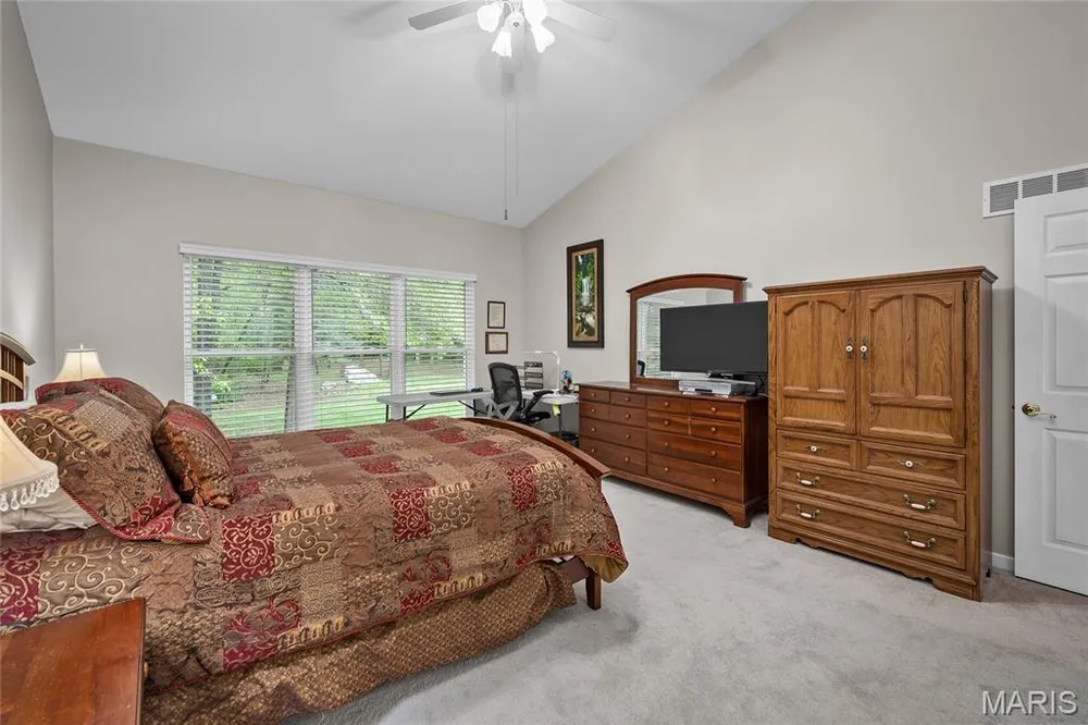 607 Winding Creek Dr, Wentzville, MO 63385